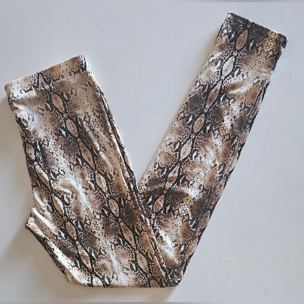 Top Chic Snake Print Leggings